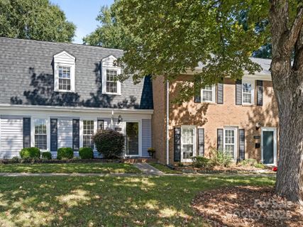8068 Knights Bridge Road sold home in Sharon South, Charlotte, NC