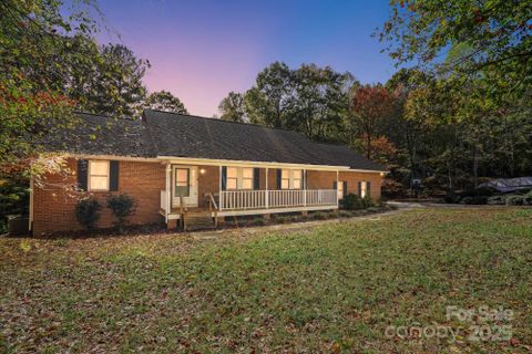 2455 Old Pond Drive sold home in Stoney Creek Acres, Lincolnton, NC