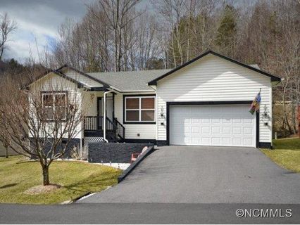 165 Pinellas Lane sold home in Fox Run Meadow, Waynesville, NC