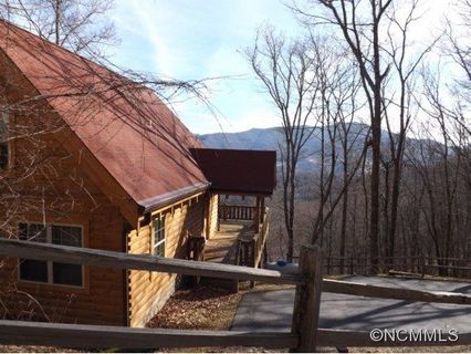 600 Mountainside Drive sold home in Walnut Creek Ridge, Waynesville, NC