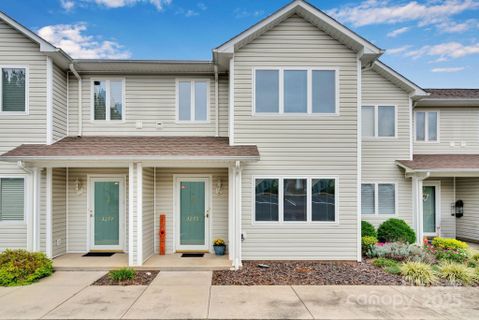 3275 White Oak Court sold home in White Oak Manor, Claremont, NC