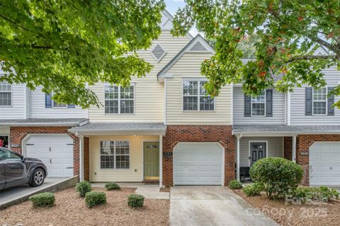 8725 Robinson Forest Drive sold home in Tyler Woods, Charlotte, NC