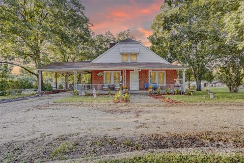2495 Centergrove Road