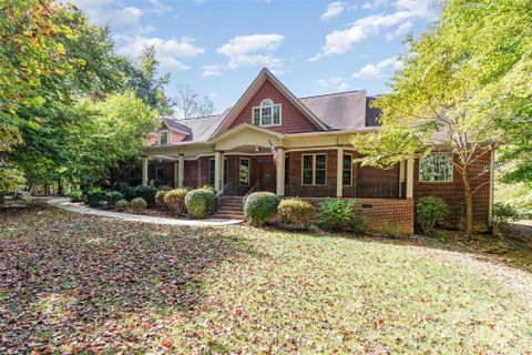 7116 Spruce Pine Trail sold home in Providence Pines, Waxhaw, NC