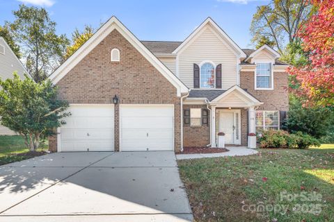 171 Vance Crescent Drive pending home in Lochmere, Mooresville, NC