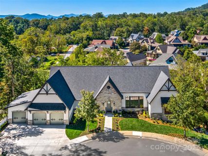 Homes in Thoms Estate, Asheville