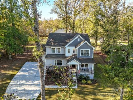 14002 Autumn Glory Drive sold home in The Estates At Arlington Woods, Mint Hill, NC
