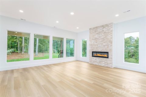 7362 Hemlock Court