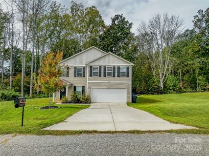 1070 Glenbriar Court sold home in Covington Heights, Woodleaf, NC