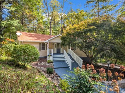 204 Pine Berry Circle sold home in Fountain Trace, Hendersonville, NC