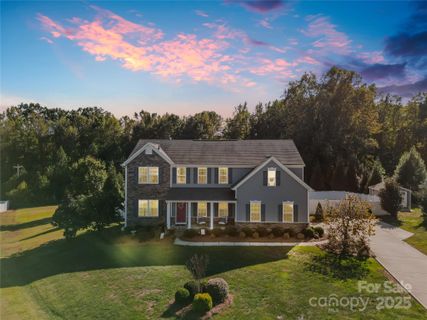 916 Manorwood Drive
