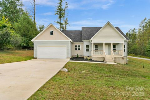 142 Crystal Heights Drive active home in Crystal Creek, Hendersonville, NC