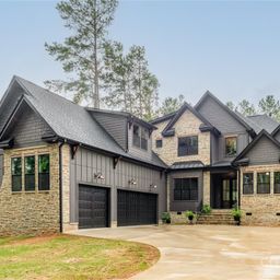 4488 Mirror Lake Drive