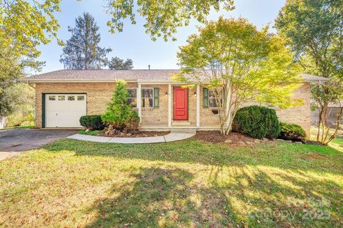 9 Guinevere Court sold home in Camelot, Asheville, NC