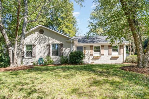 1901 Edgewater Drive