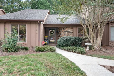 1717 12th Street sold home in Huntington Woods Townhouses, Hickory, NC