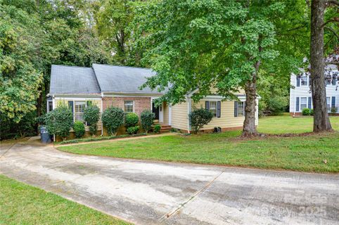 902 Eldorado Avenue sold home in Sugar Springs, Charlotte, NC