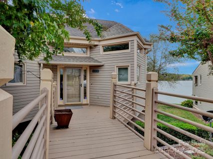 14043 Queens Harbor Road sold home in The Yachtsman, Charlotte, NC