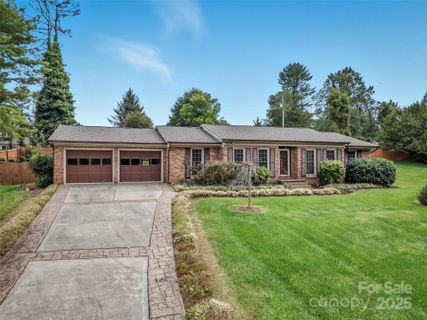 304 Melissa Way sold home in Rugby Meadows, Hendersonville, NC