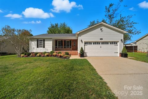 1641 Farmington Hills Drive sold home in Farmington Hills, Conover, NC