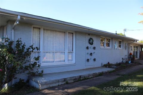 107 N Matthews Street