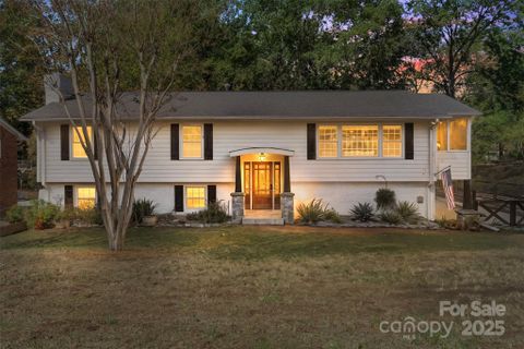 7125 Colleton Place sold home in Crown Colony, Charlotte, NC