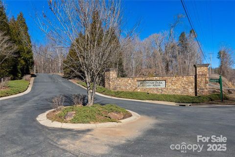 26 Mountain Parkway