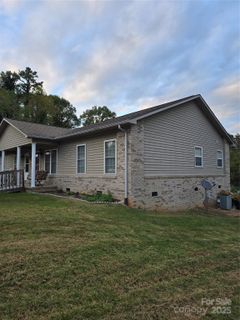 101 Whispering Pines Drive sold home in Whispering Pines, Marion, NC