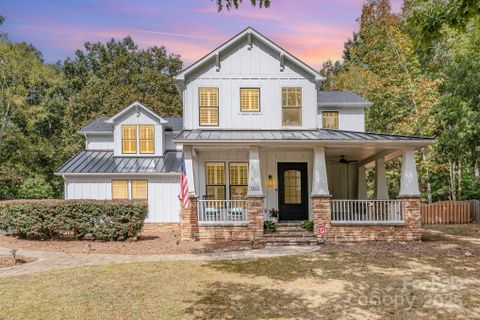 1612 Autumn Gold Court sold home in Lindenwood, Matthews, NC