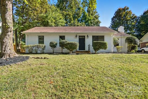 7108 Ludwig Drive sold home in Hampshire Hills, Charlotte, NC