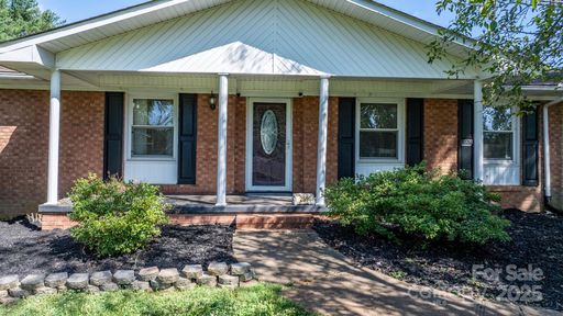 Homes in Cloverdale, Lenoir