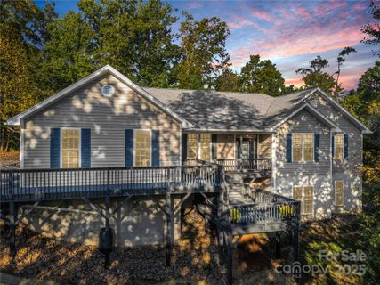 7 Shannon Lane sold home in Morning Star Estates, Leicester, NC