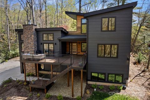 146 Timber Creek Road sold home in Timbercreek, Hendersonville, NC