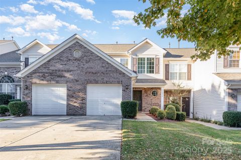 12210 Stratfield Place Circle sold home in Carolina Crossing, Pineville, NC