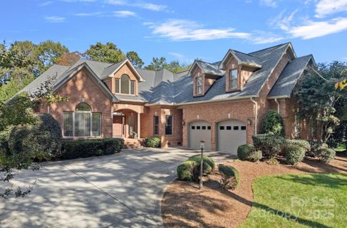 107 Kenway Loop
