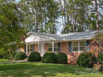 7 E Fox Chase Road sold home in Woodland Hills, Asheville, NC