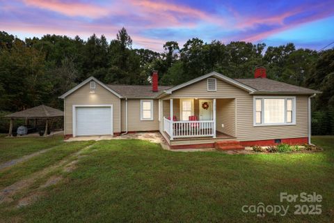 1813 Kingsley Drive sold home in West End, Albemarle, NC