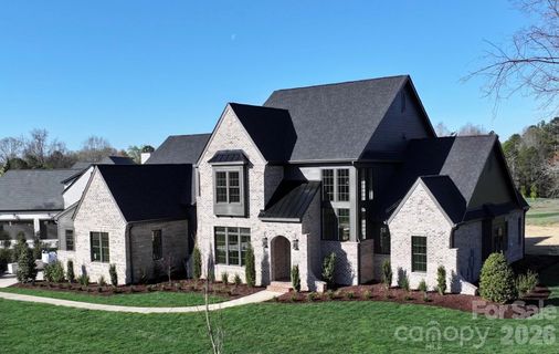 5830 Long Stirrup Lane active home in Cheval, Mint Hill, NC