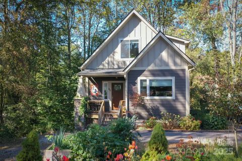 89 Galax Avenue