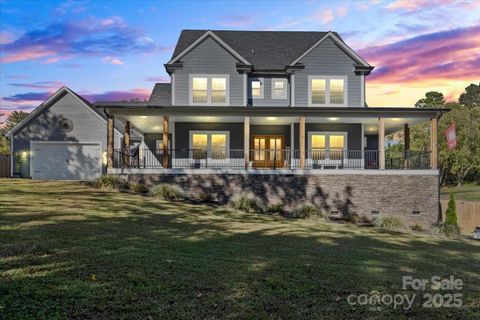 34 Colts Neck Lane sold home in River Ridge Run, Taylorsville, NC