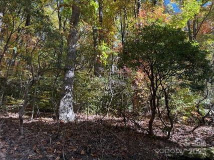 1530 Hickory Acres Road sold home in Hickory Acres, Hendersonville, NC