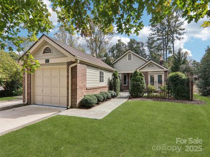 Homes in Glenbrook, Hendersonville