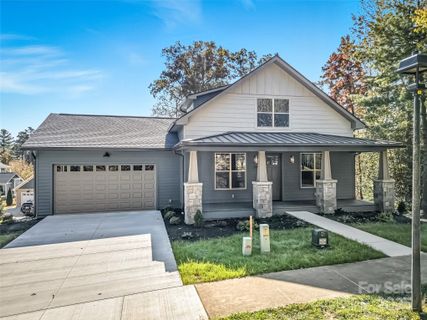 218 Cadence Circle sold home in Cadence Point, Brevard, NC