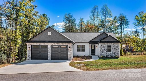 24 Eastwinds Drive sold home in Deer Creek, Hickory, NC