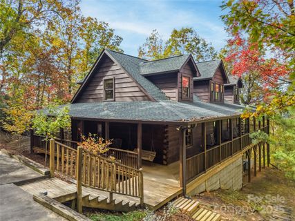 167 Mountain Vista Drive active home in Miller Mountain, Saluda, NC