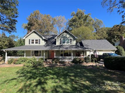 303 Fallingbrook Drive sold home in Belwood, Belmont, NC