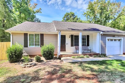 11429 Antebellum Drive sold home in Twelve Oaks, Charlotte, NC