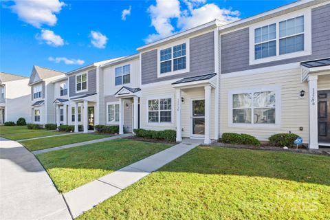 13710 Calloway Glen Drive sold home in Calloway Glen, Charlotte, NC