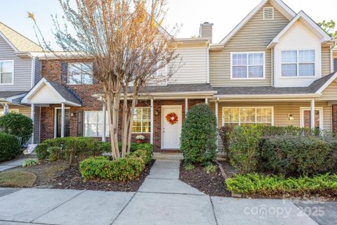 11133 Whitlock Crossing Court sold home in Roxborough, Charlotte, NC