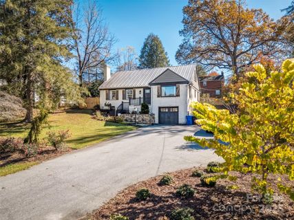 140 Lakeview Avenue sold home in Brevard - City, Brevard, NC